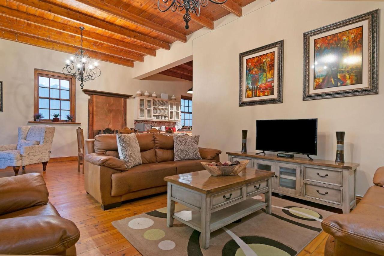 Appartamento J'S Audacious Living Montagu Self Catering Esterno foto