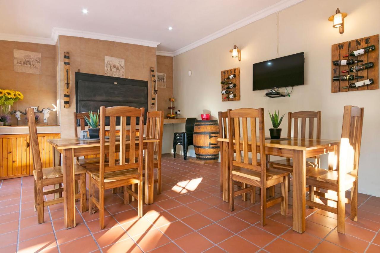 Appartamento J'S Audacious Living Montagu Self Catering Esterno foto