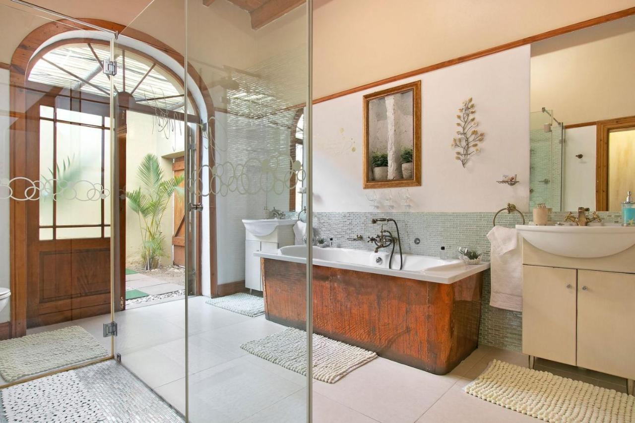Appartamento J'S Audacious Living Montagu Self Catering Esterno foto