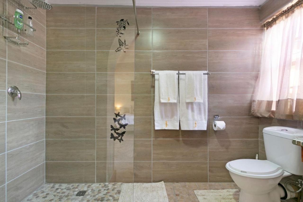 Appartamento J'S Audacious Living Montagu Self Catering Esterno foto