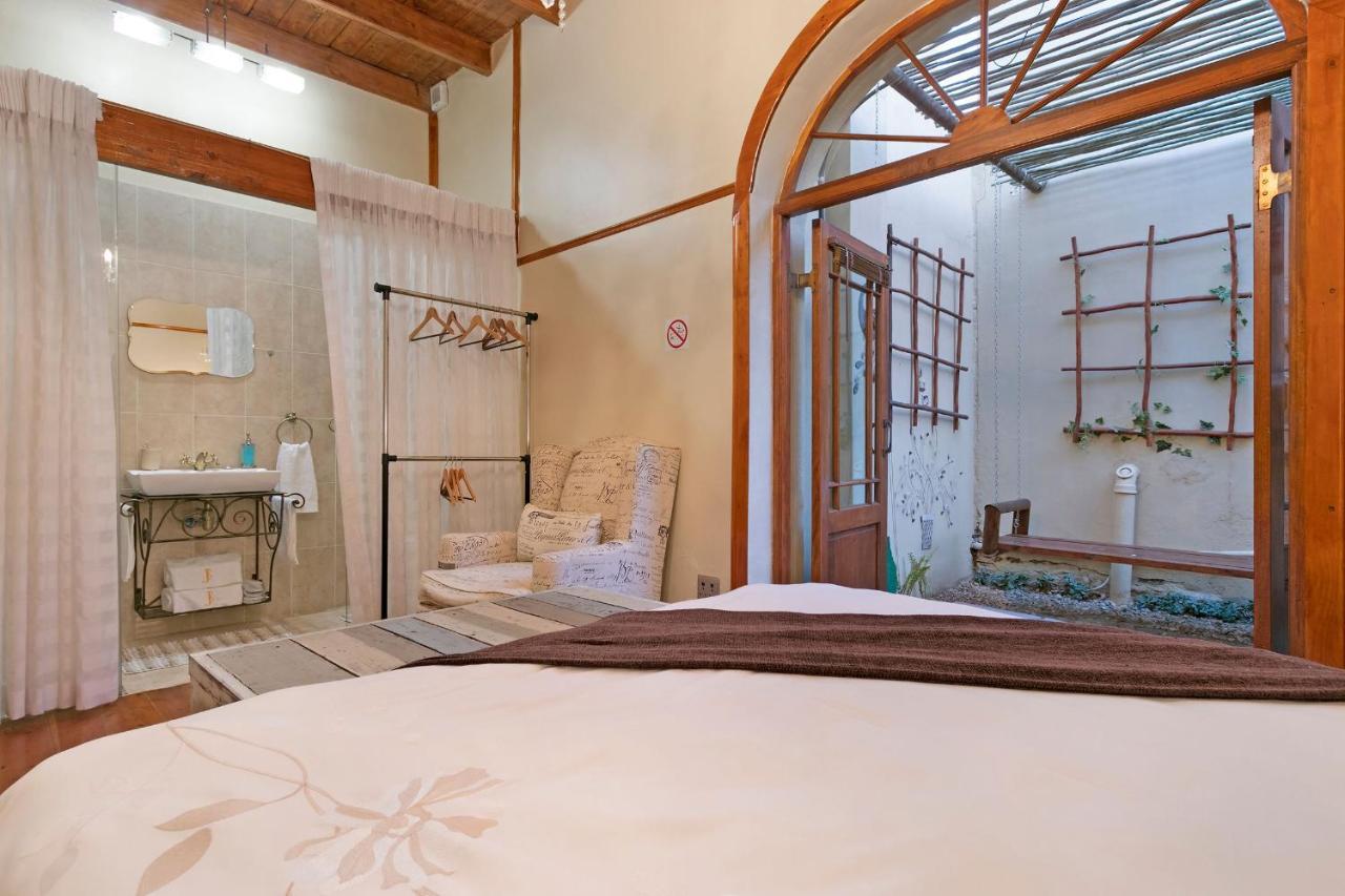 Appartamento J'S Audacious Living Montagu Self Catering Esterno foto